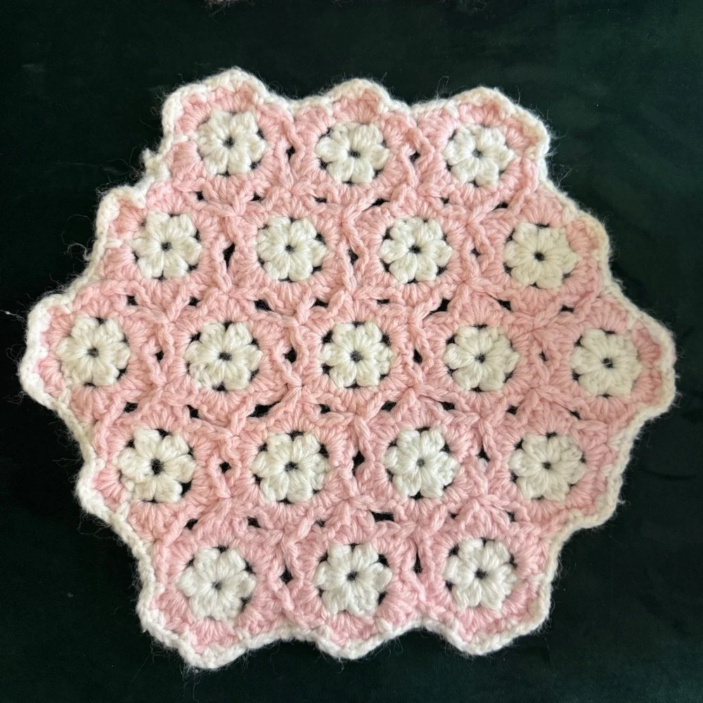 Vintage Cannon Floral‎ Hand Towel Set with Crochet Doilies Pink Orange White 4pc